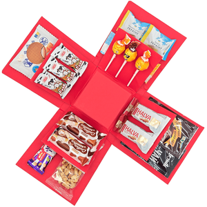 Подарунковий набір солодощів CandyUA Подарунок червоний 31 цукерка